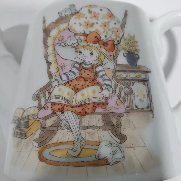 Vintage Strawberry Shortcake Small Ceramic  Watering Can. - Picture 3 of 7